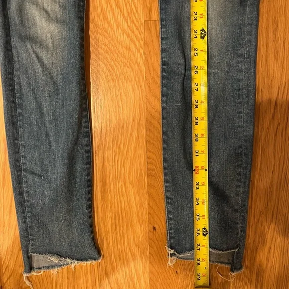 Mother Stunner Zip Ankle Step Fray in Good Girls Do
MOTHER - Picture 4 of 8